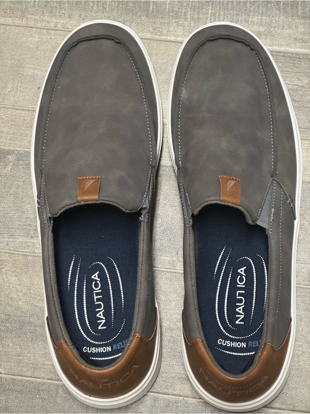 Nautica Men’s Slip-On Casual Shoes Sz 12 Charcoal Gray White Bottom ElasticSides
